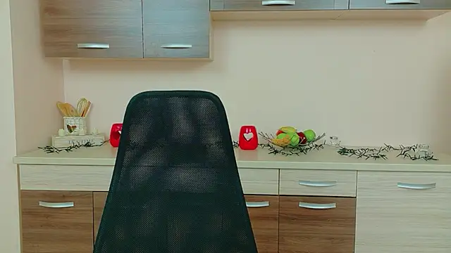 Julia Jae online show from 04/17/26, 06:38