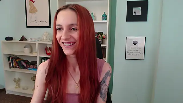 Snapshot of Julia_Jae chatting on 10/28/25, 06:34 Julia Jae online show from 10/28/25, 06:34