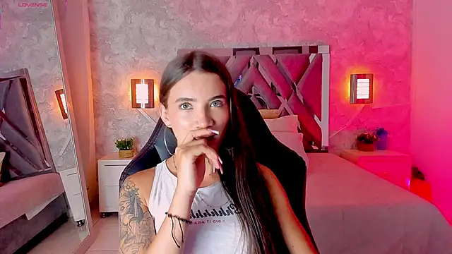 aitana baker  online show from 01/09/26, 03:46