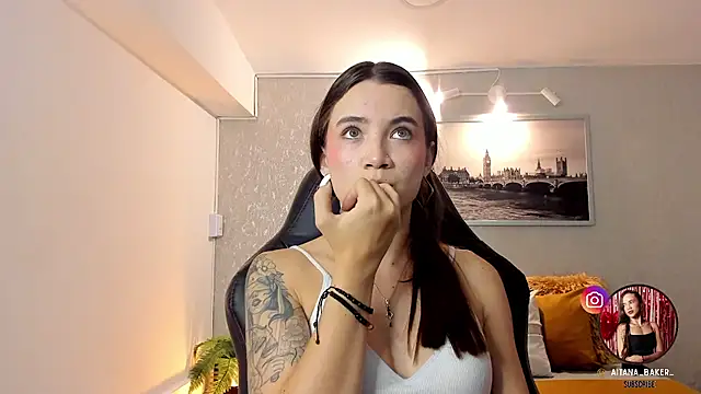 aitana baker  online show from 10/01/25, 08:02