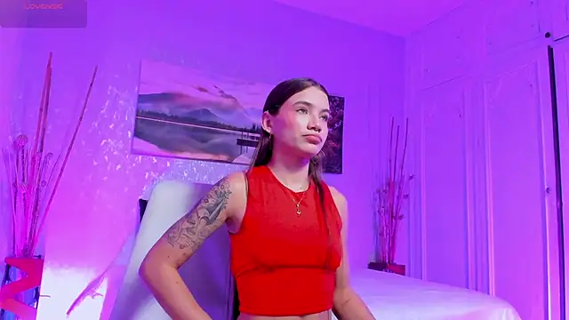 aitana baker  online show from 10/03/25, 07:37