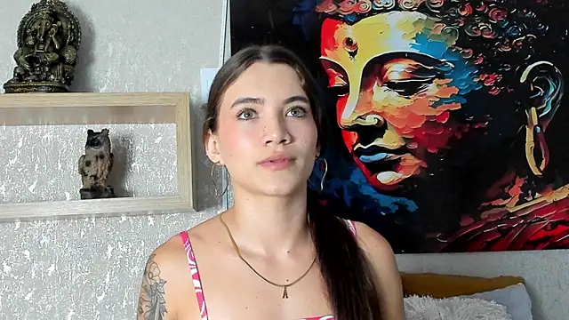 aitana baker  online show from 02/04/26, 03:56