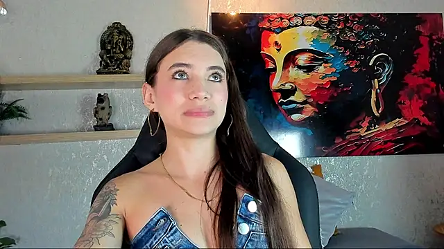 aitana baker  online show from 02/18/26, 03:48