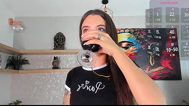 aitana baker  online show from 03/31/26, 04:36