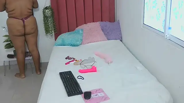 Snapshot of Daniiela_lan chatting on 10/24/25, 08:19 Daniiela lan online show from 10/24/25, 08:19