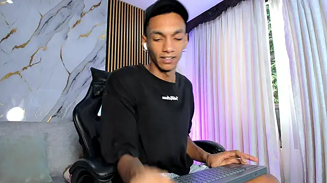 JulienSaint online show from 12/05/25, 12:26