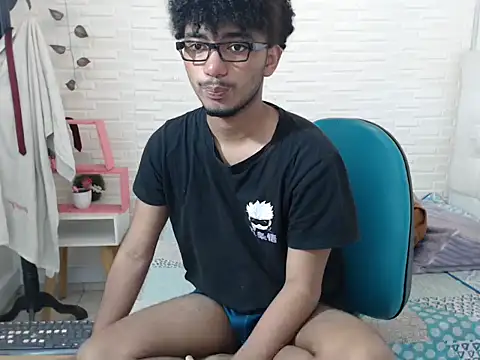 felipecams123 online show from 09/12/25, 12:22