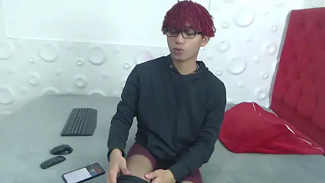 felipecams123 online show from 11/15/25, 01:53