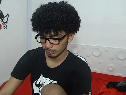 felipecams123 online show from 09/25/25, 12:49