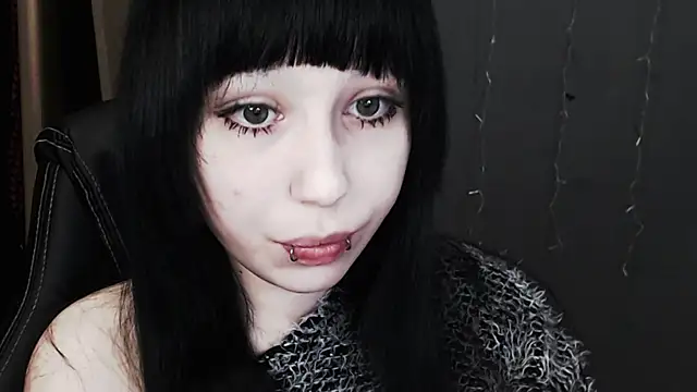  LUCY LAVE online show from 04/02/26, 11:55