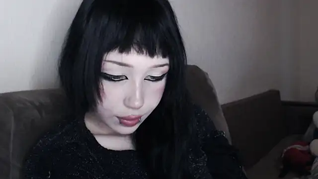  LUCY LAVE online show from 10/31/25, 07:49