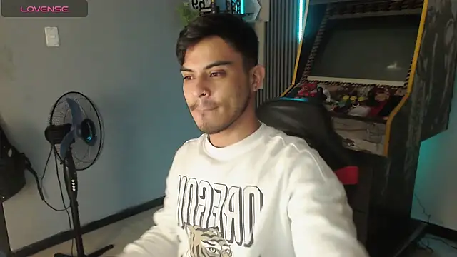 Bastian MCcormick online show from 11/23/25, 04:11