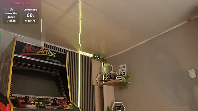 Bastian MCcormick online show from 09/18/25, 03:26