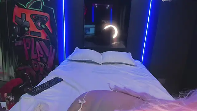 SamanthaaReed online show from 12/20/25, 04:26