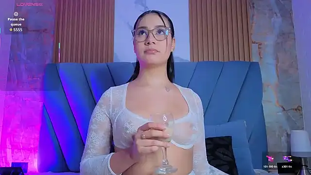 nathalia koch  online show from 12/02/25, 07:48