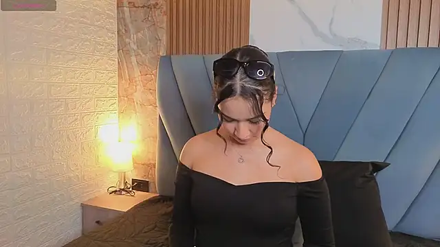 nathalia koch  online show from 04/04/26, 08:59