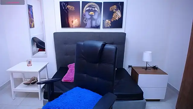 Snapshot of DianaPearls chatting on 11/04/25, 10:52 DianaPearls online show from 11/04/25, 10:52