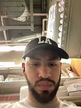 Yinigi online show from 10/02/25, 08:50