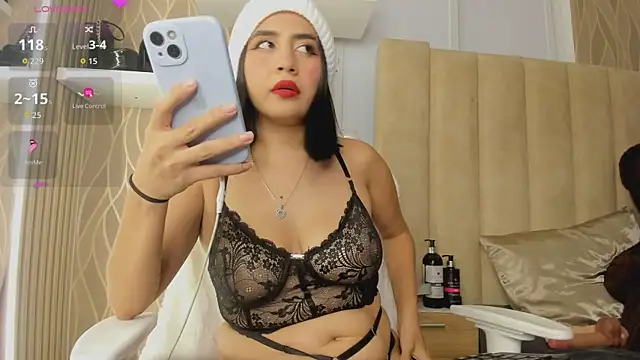 Snapshot of Melani_Rosse chatting on 10/11/25, 03:18 Melani Rosse online show from 10/11/25, 03:18