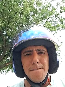 Snapshot of Joel4518 chatting on 04/11/26, 04:43 Joel4518 online show from 04/11/26, 04:43