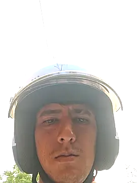 Snapshot of Joel4518 chatting on 04/15/26, 01:48 Joel4518 online show from 04/15/26, 01:48