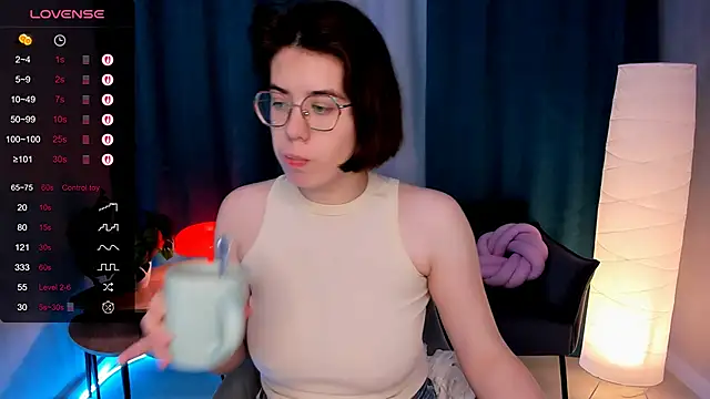 BellaCaress online show from 11/20/25, 02:23