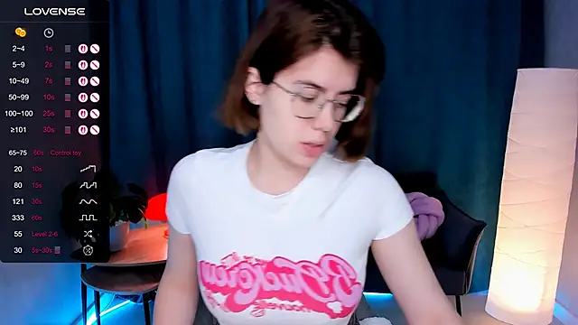 BellaCaress online show from 11/30/25, 02:23