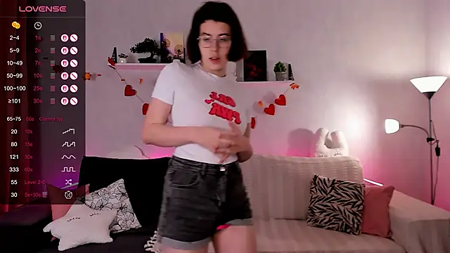 BellaCaress online show from 11/25/25, 02:34