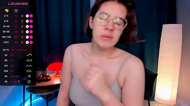 BellaCaress online show from 11/07/25, 02:27