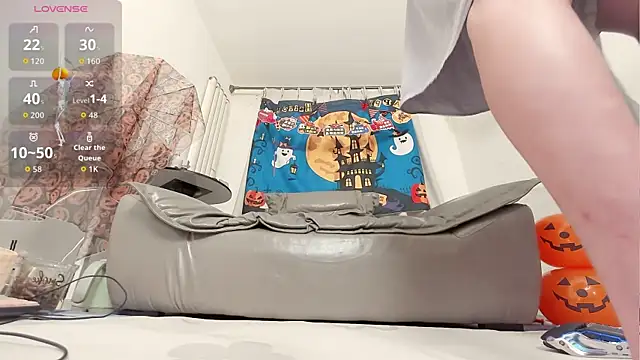 fox-yiyi online show from 10/25/25, 12:04