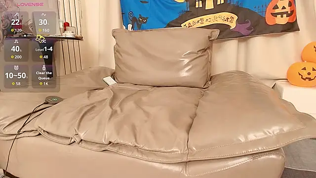 fox-yiyi online show from 10/30/25, 08:01