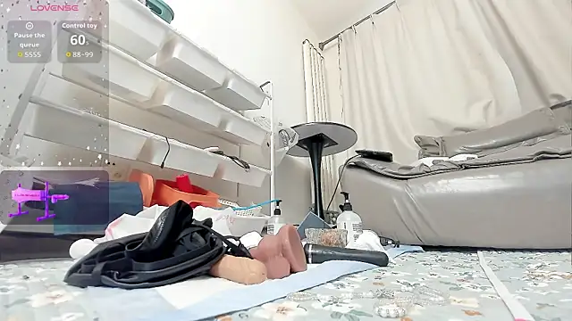 fox-yiyi online show from 02/23/26, 08:04