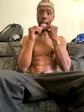 Snapshot of lathadon chatting on 10/16/25, 05:54 lathadon online show from 10/16/25, 05:54