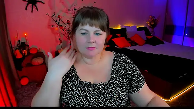 CrystaalStaar online show from 10/28/25, 08:19