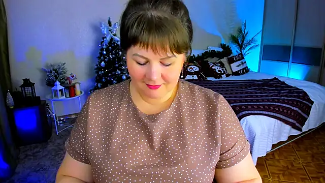 Snapshot of CrystaalStaar chatting on 12/22/25, 05:57 CrystaalStaar online show from 12/22/25, 05:57