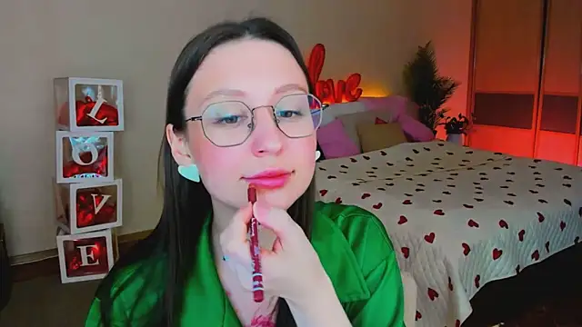 Snapshot of YourLovellyStory chatting on 02/16/26, 11:42 YourLovellyStory online show from 02/16/26, 11:42