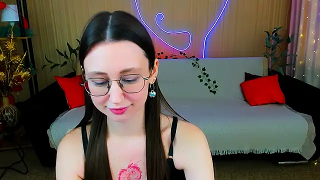 YourLovellyStory online show from 04/04/26, 12:34