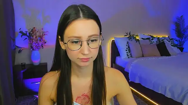 YourLovellyStory online show from 09/30/25, 04:35