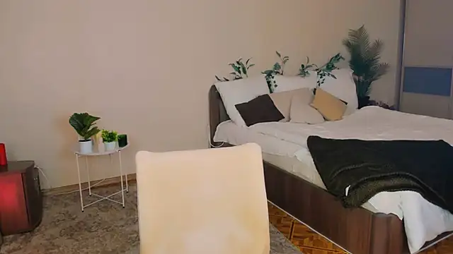 Snapshot of YourLovellyStory chatting on 01/15/26, 11:24 YourLovellyStory online show from 01/15/26, 11:24