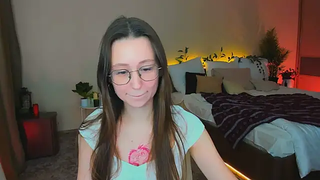 Snapshot of YourLovellyStory chatting on 02/02/26, 11:42 YourLovellyStory online show from 02/02/26, 11:42