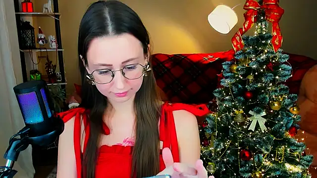 Snapshot of YourLovellyStory chatting on 12/22/25, 04:29 YourLovellyStory online show from 12/22/25, 04:29