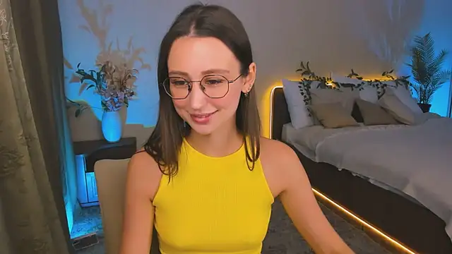 YourLovellyStory online show from 09/19/25, 05:28