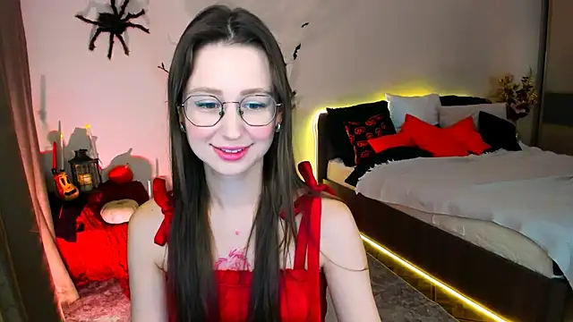 YourLovellyStory online show from 11/03/25, 11:25