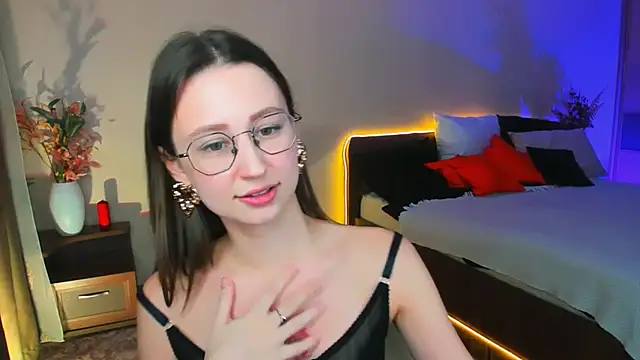 YourLovellyStory online show from 11/06/25, 07:29