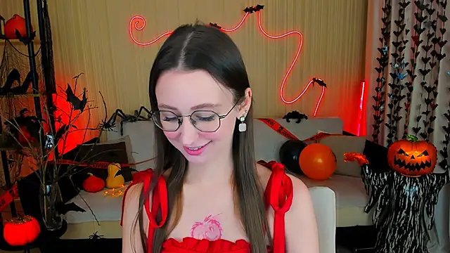 YourLovellyStory online show from 10/23/25, 04:27