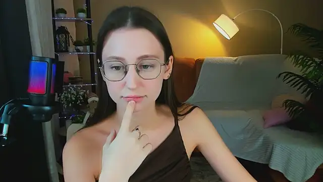 YourLovellyStory online show from 11/28/25, 04:40