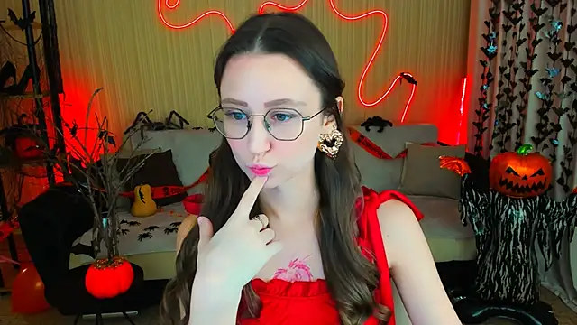 YourLovellyStory online show from 10/28/25, 11:20