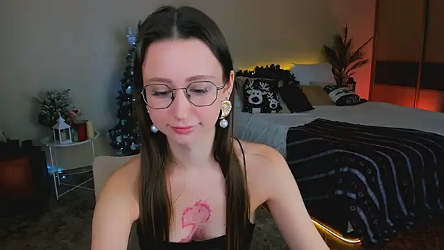 YourLovellyStory online show from 12/19/25, 09:33