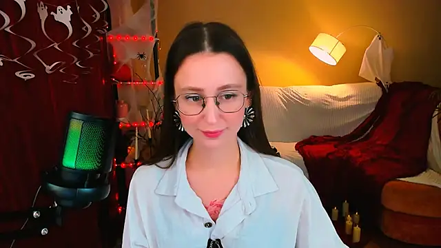 YourLovellyStory online show from 10/27/25, 04:30