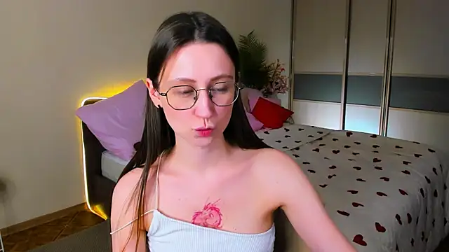 YourLovellyStory online show from 04/29/26, 05:41